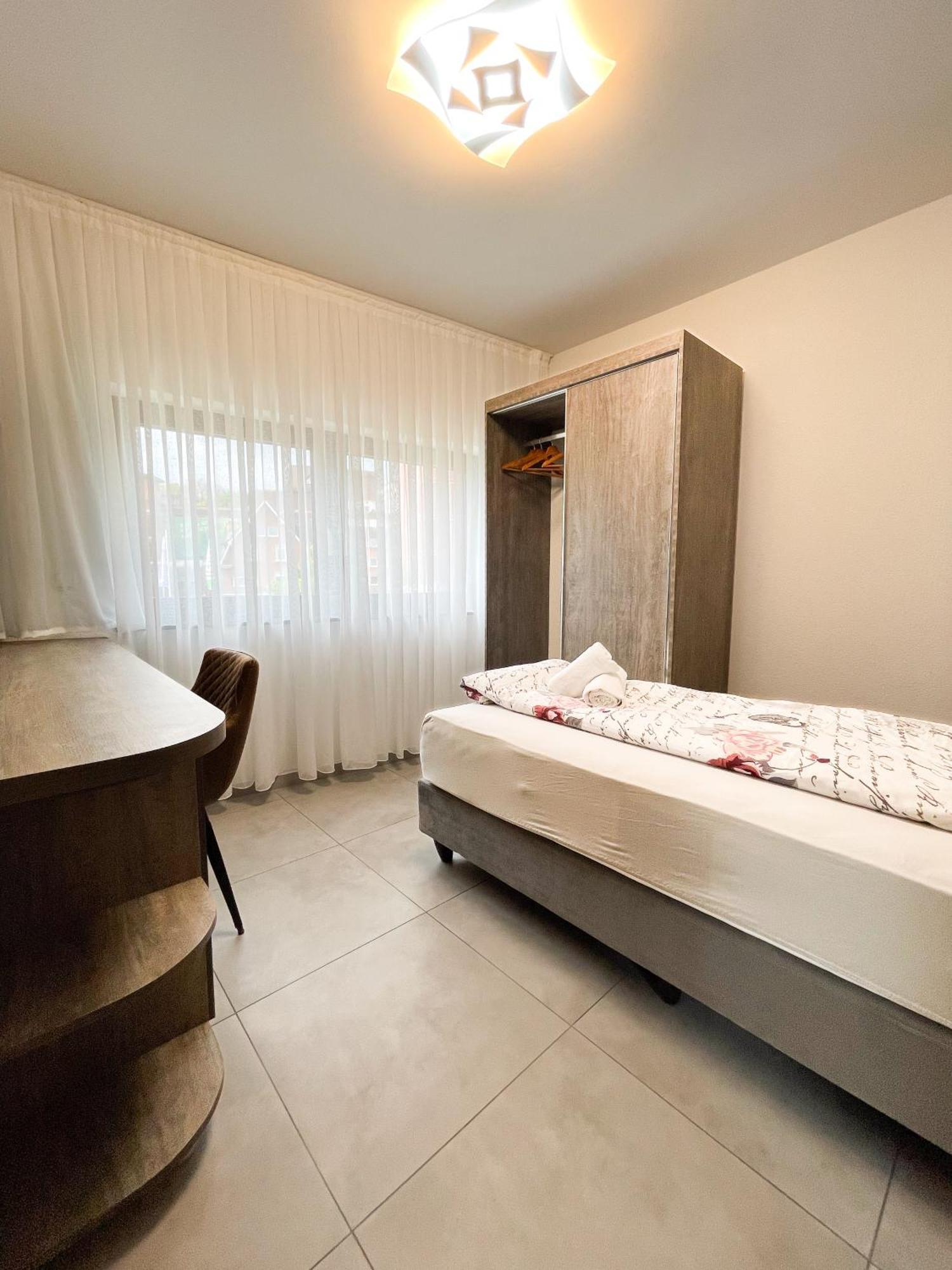 Hotel Loewenstein Лих Экстерьер фото