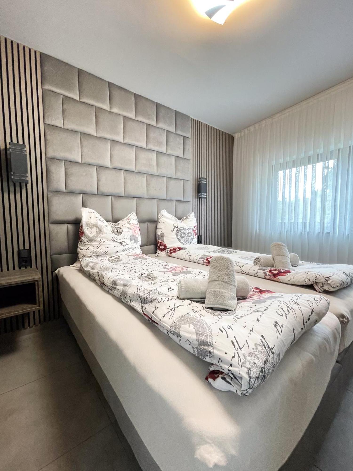 Hotel Loewenstein Лих Экстерьер фото