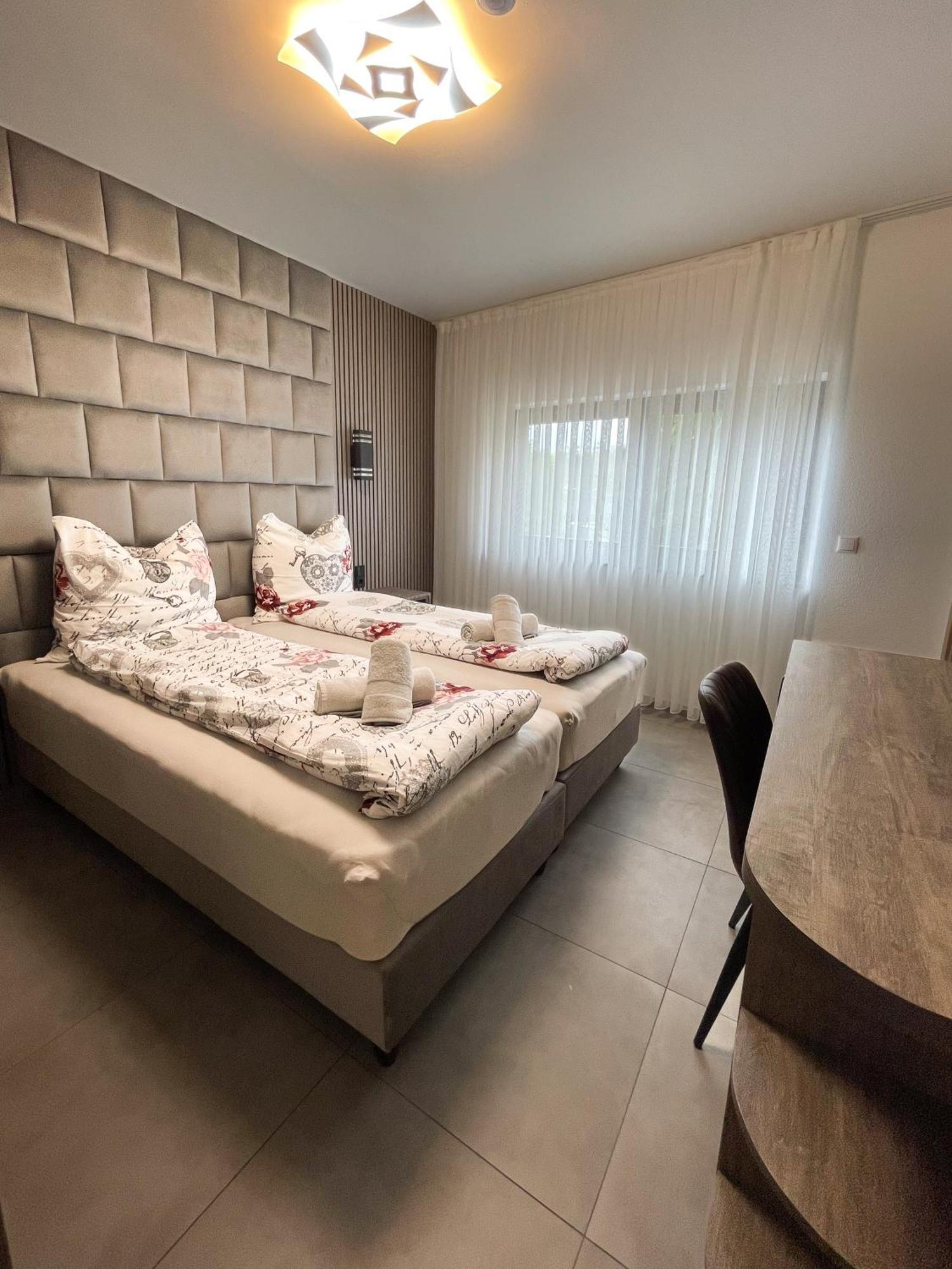 Hotel Loewenstein Лих Экстерьер фото